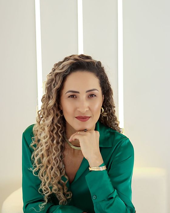 Retrato de Zélia Gomes, nutricionista e criadora da Fitfinna.